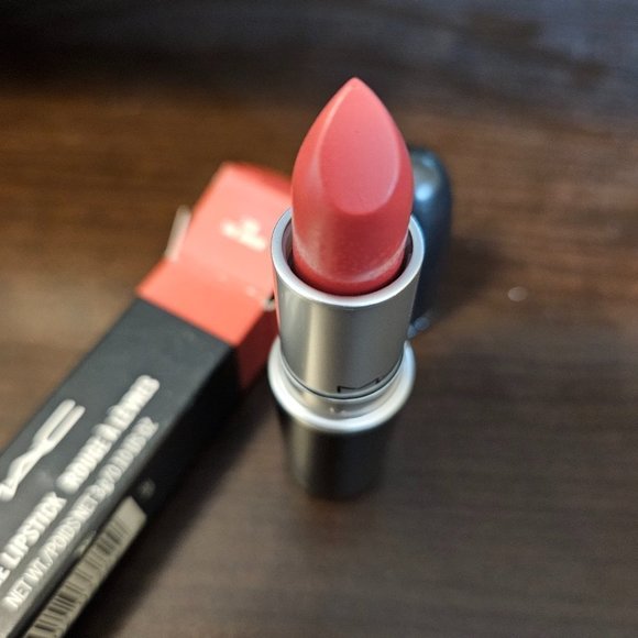 Mac LUSTREGLASS SHEER-SHINE LIPSTICK in See Sheer - Picture 1 of 7